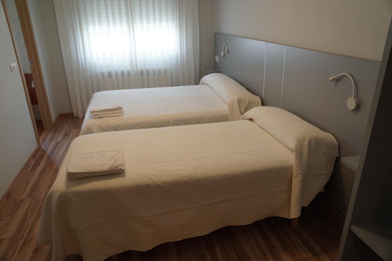 Pension Perez Portomarin Εξωτερικό φωτογραφία